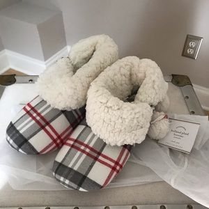 Pottery Barn Plaid Pom Pom Slippers. Size Small